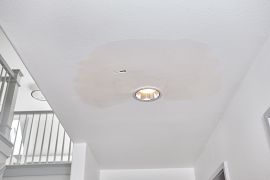 Cost Benefits of Calling in Professionals Early for Ceiling Leaks
